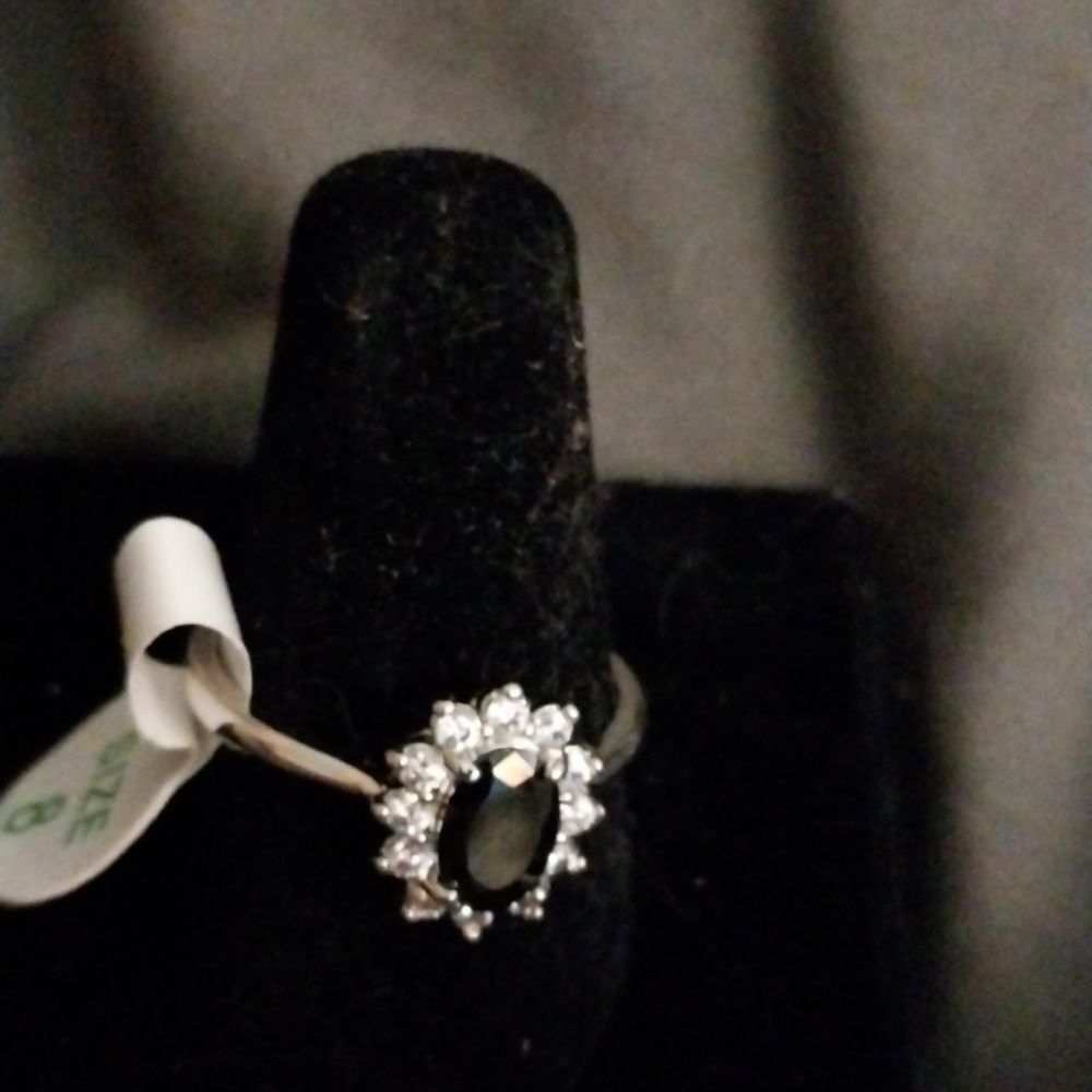 Black & silver ring - Picture 2 of 3